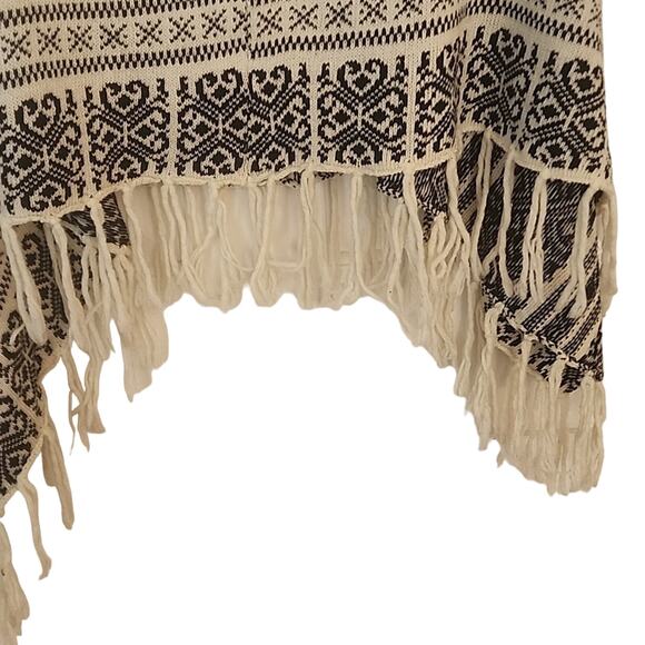 Jon & Anna Poncho, One Size - Picture 3 of 6